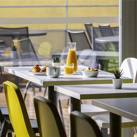 Ibis Budget Nord Euromedecine Hotel