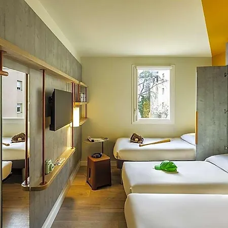 Ibis Budget Nord Euromedecine Hotel 2*